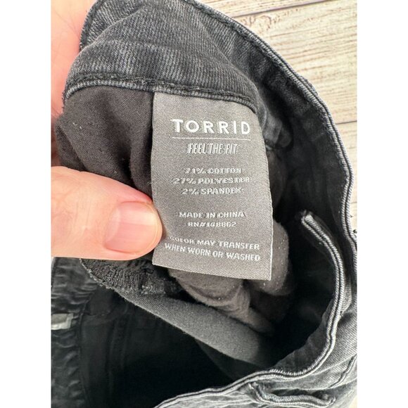 Torrid Distressed Stretch Tapered Leg Jeans Women's Size 18T Black Medium Wash - Picture 9 of 12